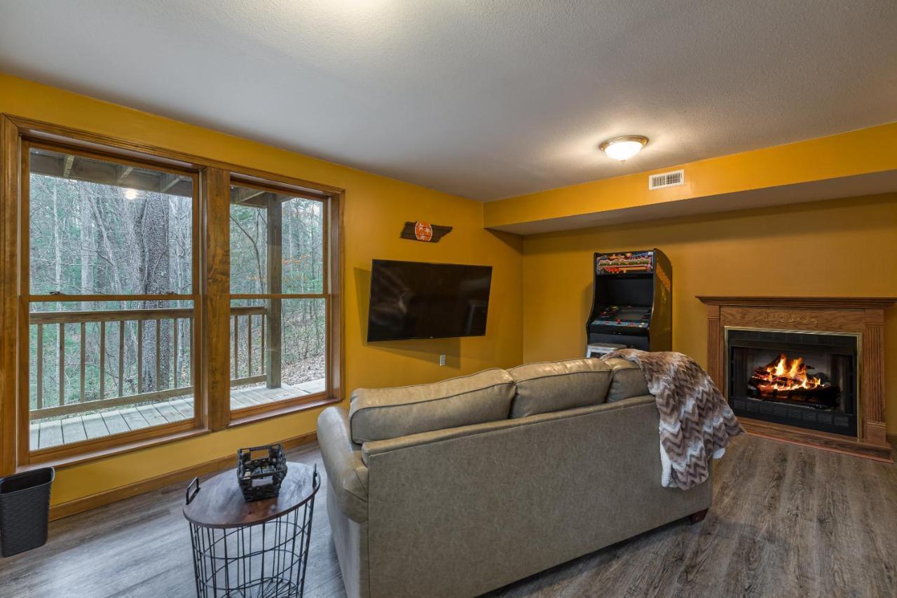 North Ridge Place Brand New Log Cabin With Hot Tub Great Location Sevierville Extérieur photo