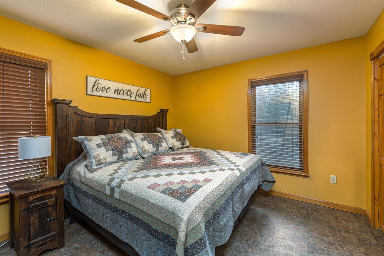 North Ridge Place Brand New Log Cabin With Hot Tub Great Location Sevierville Extérieur photo